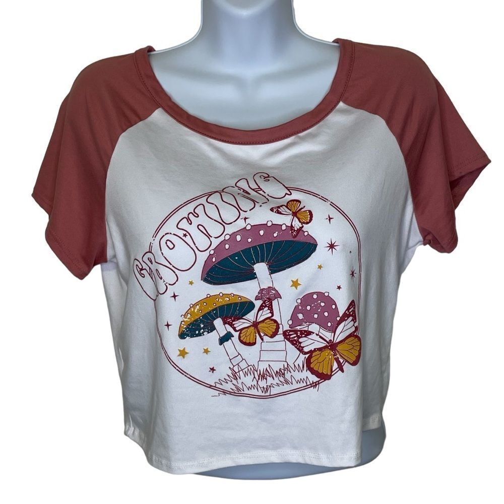 Ruby & Lace Cropped Short Sleeve Shirt Growing Mushroom Butterfly White Mauve XL